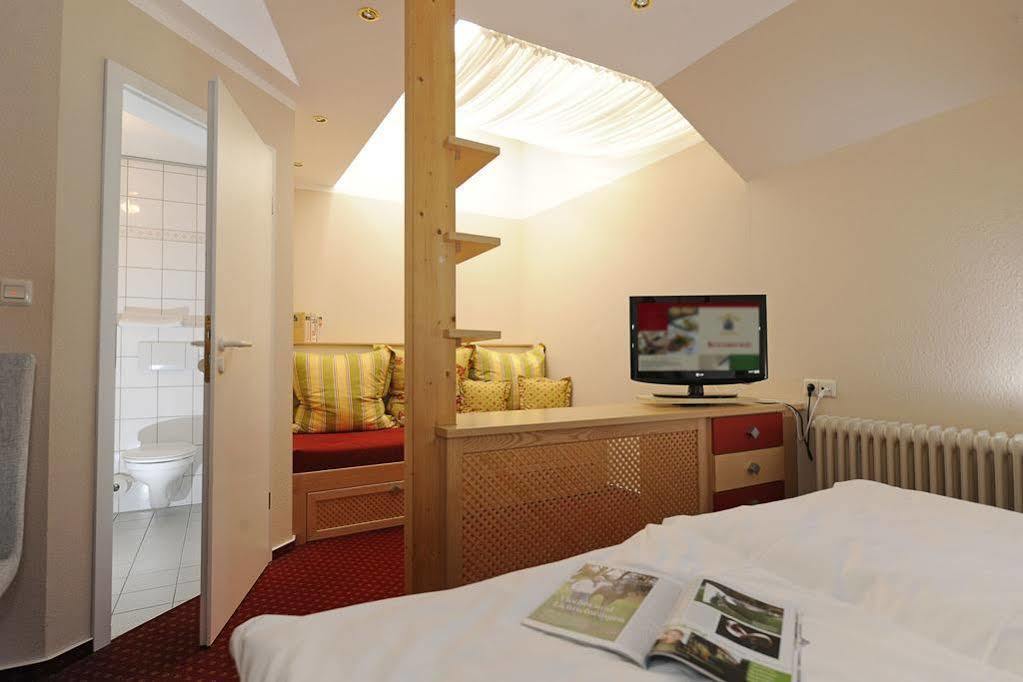 Landidyll Hotel Haus Hochstein เอสลัวห์ ภายนอก รูปภาพ